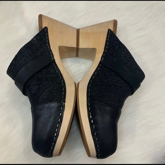 Toms Black Leather Buckle Clogs 11W NW NWOT - Picture 2 of 7